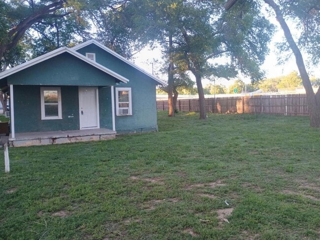 102 W Colorado Ave in Amarillo, TX - Building Photo - Building Photo