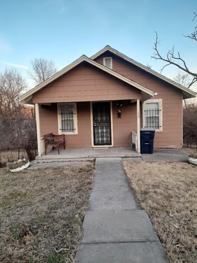 property at 4415 Askew Ave