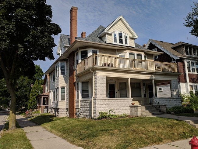 property at 3003 N Maryland Ave