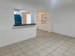 820 NE 141st St in North Miami, FL - Building Photo - Building Photo
