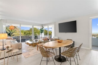 177 Ocean Ln Dr in Key Biscayne, FL - Building Photo - Building Photo