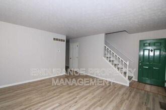 3427 Sunbury Ln in Cincinnati, OH - Building Photo - Building Photo