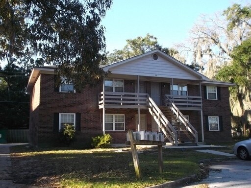 11 Oak Forest Ln in Savannah, GA - Building Photo