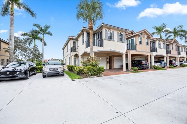 12312 Royal Palm Blvd in Coral Springs, FL - Building Photo - Building Photo