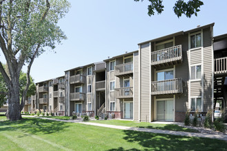 River Park by Broadmoor in Council Bluffs, IA - Building Photo - Building Photo