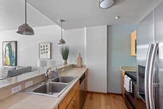 1125 NW 9th Ave in Portland, OR - Building Photo - Building Photo