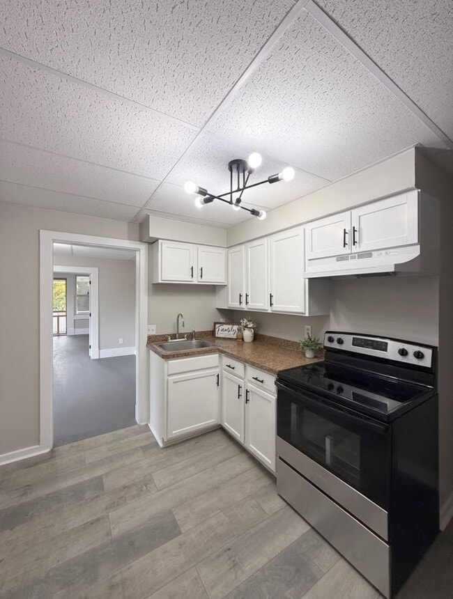 341 Allen St, Unit 2R