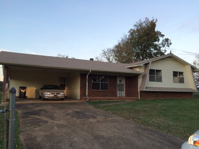 property at 1440 Taylors Chapel Rd