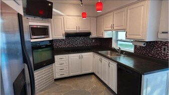 600 NW 38th Ct in Deerfield Beach, FL - Building Photo