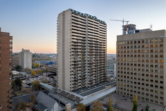 Rocky Mountain Court in Calgary, AB - Building Photo - Building Photo