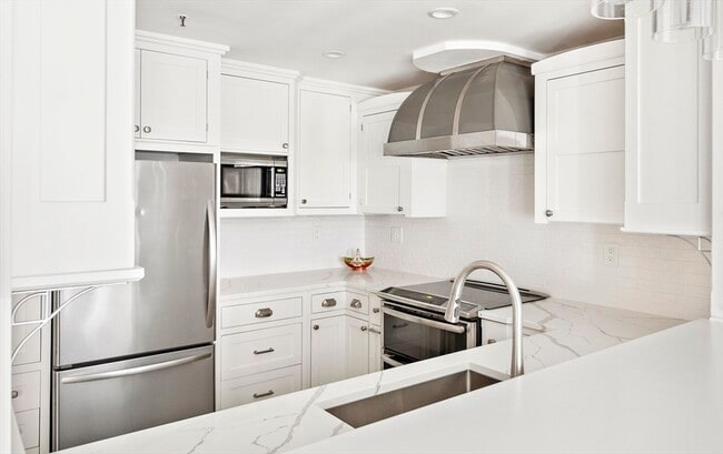 4 Charlesgate E, Unit 101 in Boston, MA - Building Photo - Building Photo