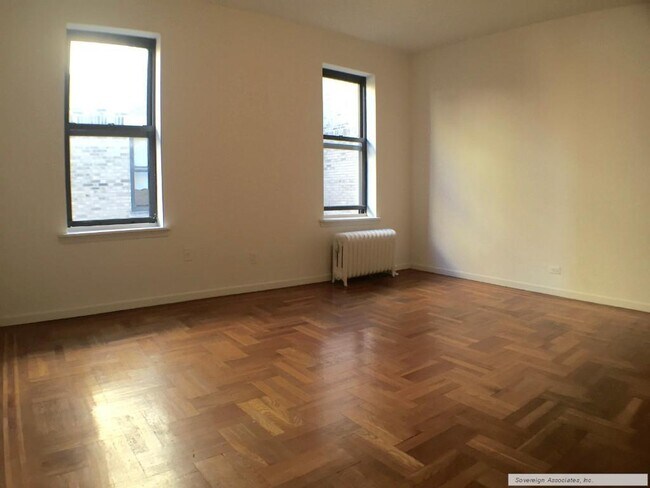 590 Fort Washington Ave in New York, NY - Building Photo - Building Photo