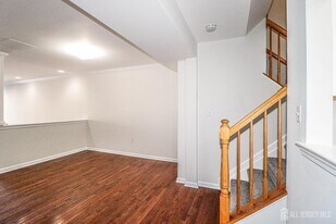 105 Adamecs Way in South Amboy, NJ - Building Photo