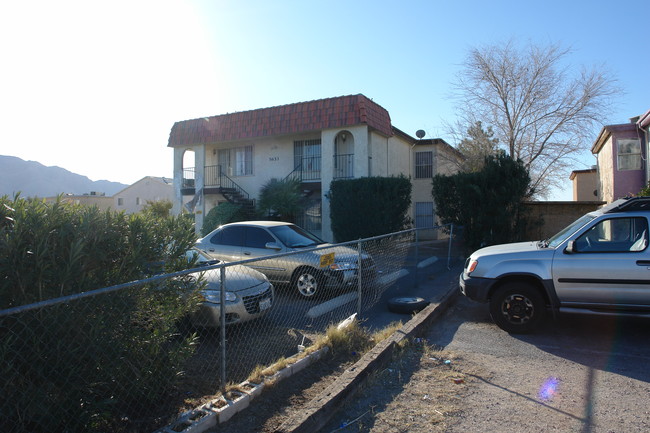 5633 E Lake Mead Blvd in Las Vegas, NV - Building Photo - Building Photo