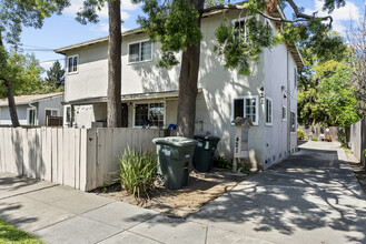 421 Standish St in Redwood City, CA - Building Photo - Building Photo