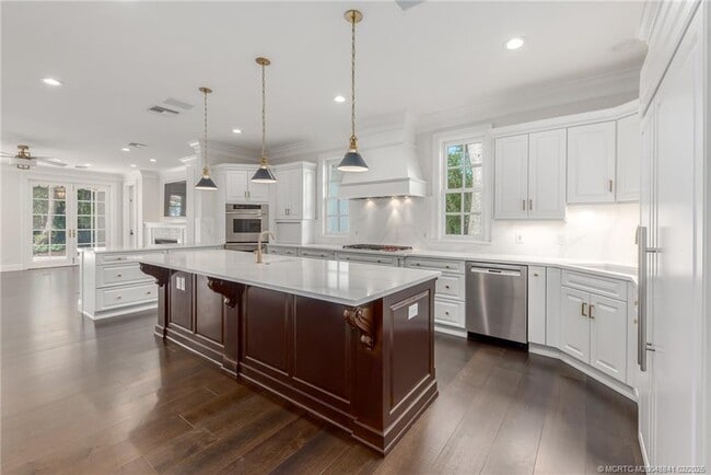 property at 5 S River Rd