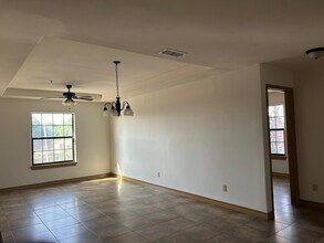 506 Norwich Loop in Laredo, TX - Foto de edificio - Building Photo