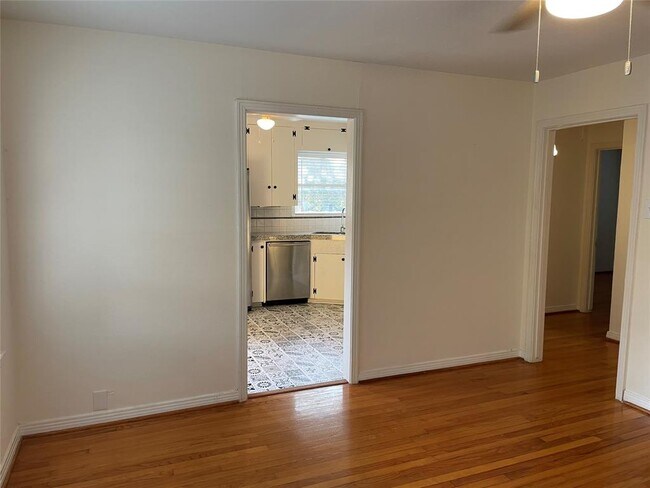 4614 Michaux St photo'