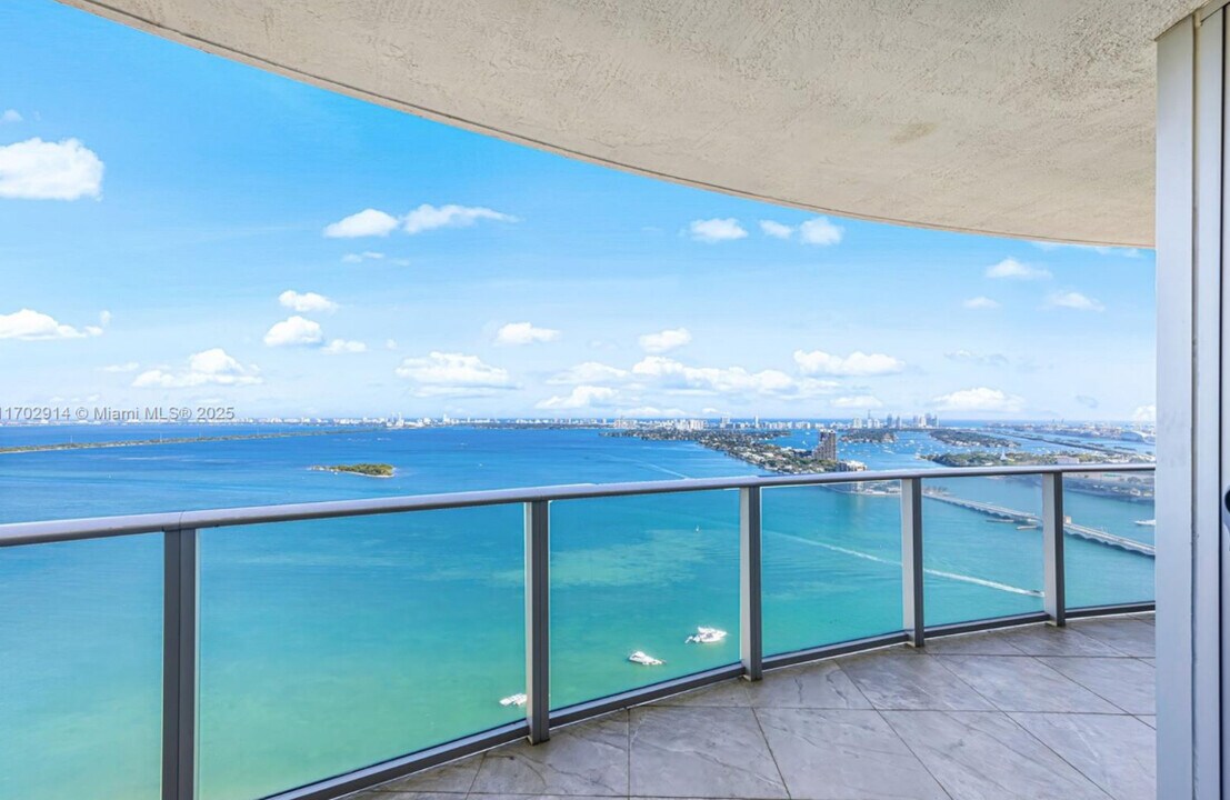 488 NE 18th St in Miami, FL - Foto de edificio