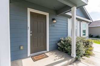 331 Ambush Ridge in San Antonio, TX - Building Photo - Building Photo
