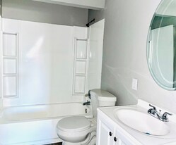 24 Leonard Dr in Sauget, IL - Building Photo