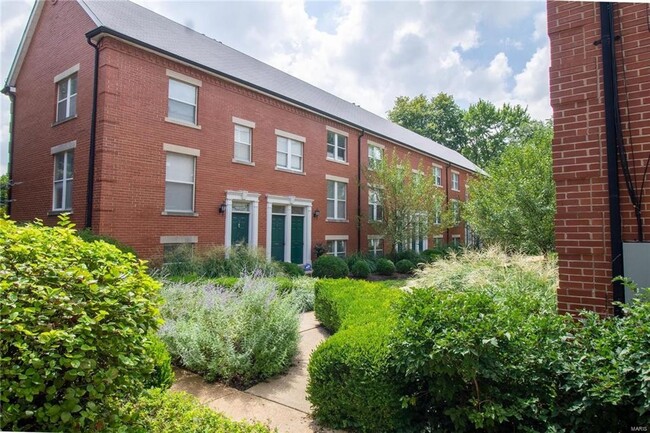 property at 4371 Laclede Ave