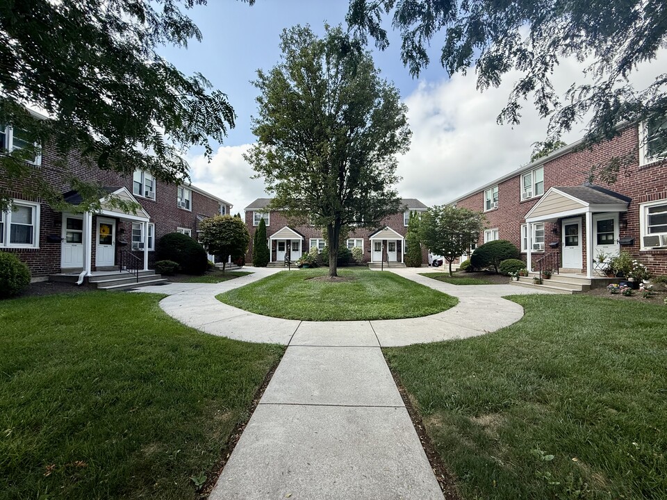 3526 Rhoads Ave, Unit B in Newtown Square, PA - Building Photo