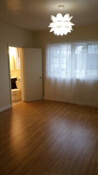 718 Schwerin St photo'