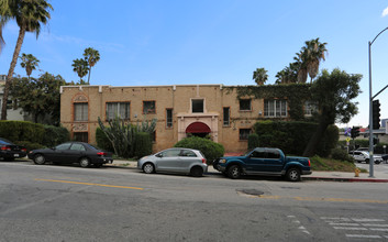 1800 North La Brea Ave in Los Angeles, CA - Building Photo - Building Photo