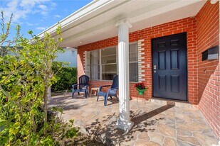 232 SE 6th St in Dania Beach, FL - Building Photo