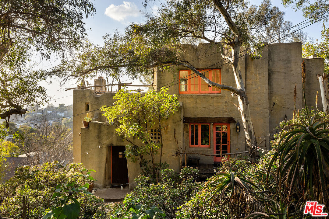 1431 Avon Park Terrace in Los Angeles, CA - Building Photo