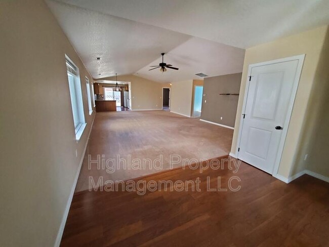 1425 Lost Trail Dr in Pullman, WA - Building Photo - Building Photo