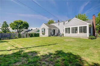 38 Toppa Blvd in Newport, RI - Building Photo - Building Photo