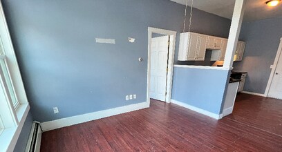 342 Main St in Bingham, ME - Foto de edificio - Building Photo