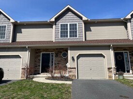 515 Elm St in Wyomissing, PA - Building Photo