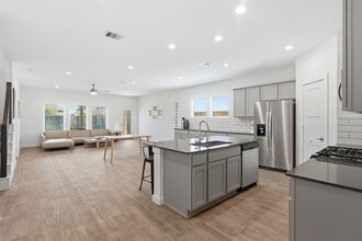 14280 Big Bnd Dr in Shenandoah, TX - Building Photo - Building Photo