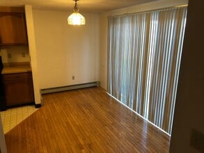 20 Fieldstone Est, Unit 20 in Newmarket, NH - Foto de edificio - Building Photo