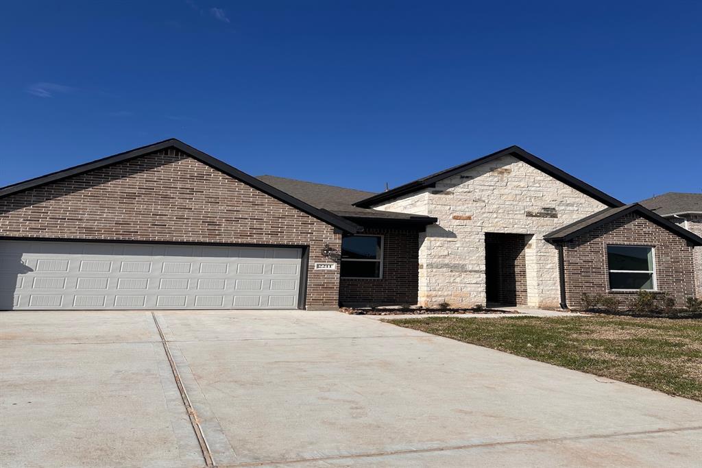 2211 Toyhill Fls Ln in League City, TX - Building Photo