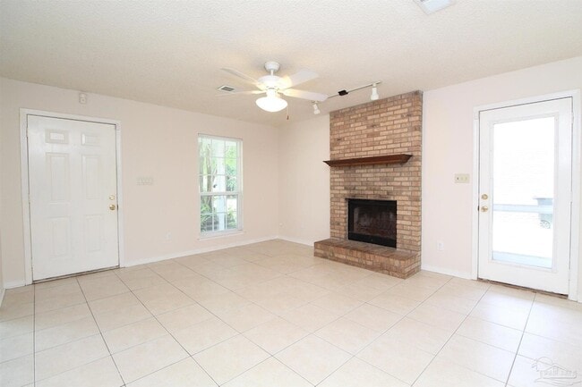 6528 Hunter St in Milton, FL - Building Photo - Building Photo