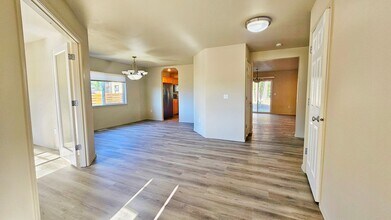 5316 NE 4th Ct in Renton, WA - Building Photo - Building Photo