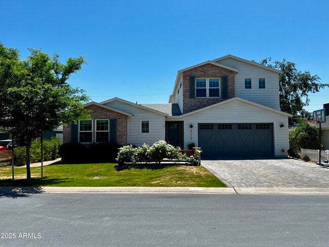 property at 4119 E Sells Dr