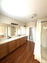 2415 Bowles Ln in Santa Maria, CA - Foto de edificio - Building Photo