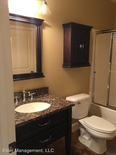 240 E Township St in Fayetteville, AR - Building Photo - Building Photo