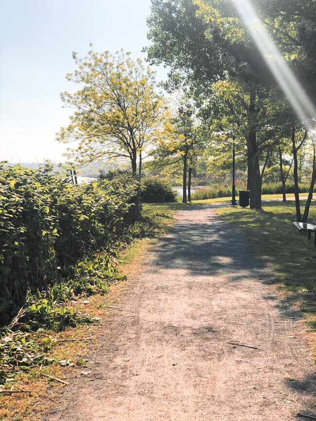 2 Oak Ln Apartments and Nearby Secaucus Apartments For Rent Secaucus, NJ