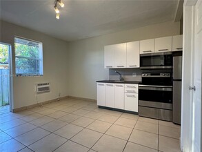 1827 NW Flagler Terrace in Miami, FL - Building Photo - Building Photo