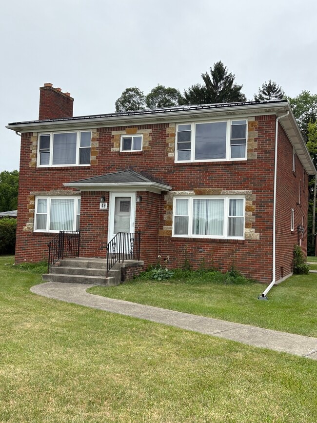 49 S Youngs Rd, Unit 1