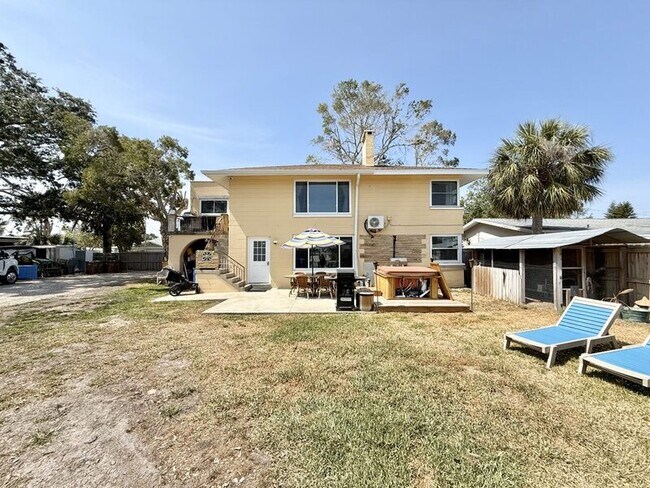 315 12th Ave in Indian Rocks Beach, FL - Building Photo - Building Photo