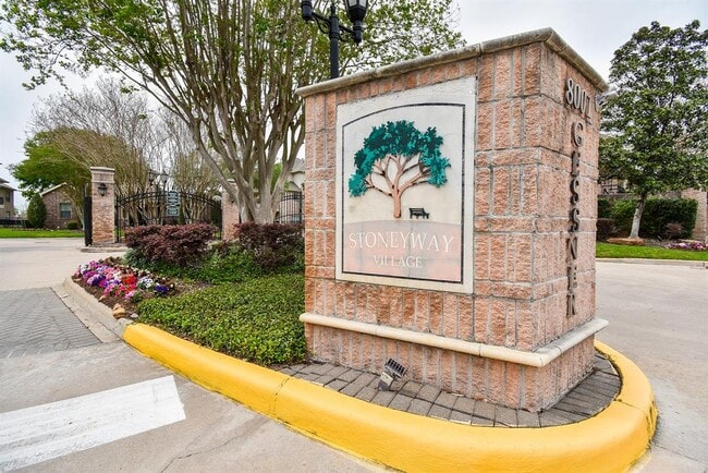 8004 Stoneyway Dr in Houston, TX - Building Photo - Building Photo