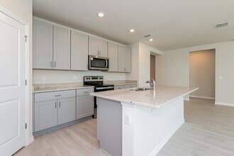 1142 Oak Vly Dr in Auburndale, FL - Building Photo - Building Photo