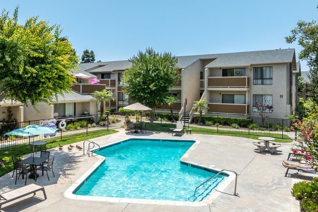Pinecreek Apartments in Costa Mesa, CA - Building Photo - Building Photo